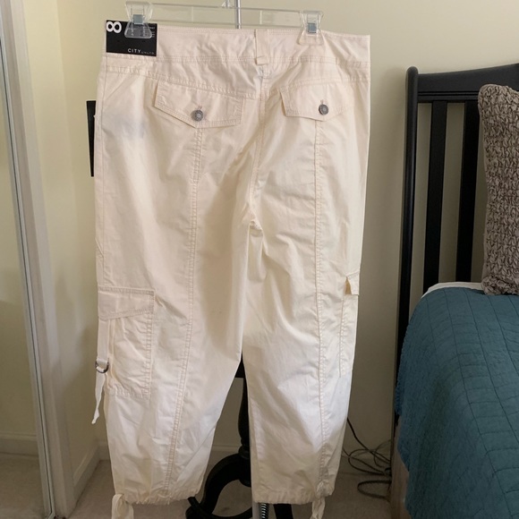 NWT City Unltd Ivory Cargo Capri Cotton Pants - Picture 2 of 6
